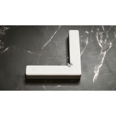 Угольник для фиксации плитки с усиком